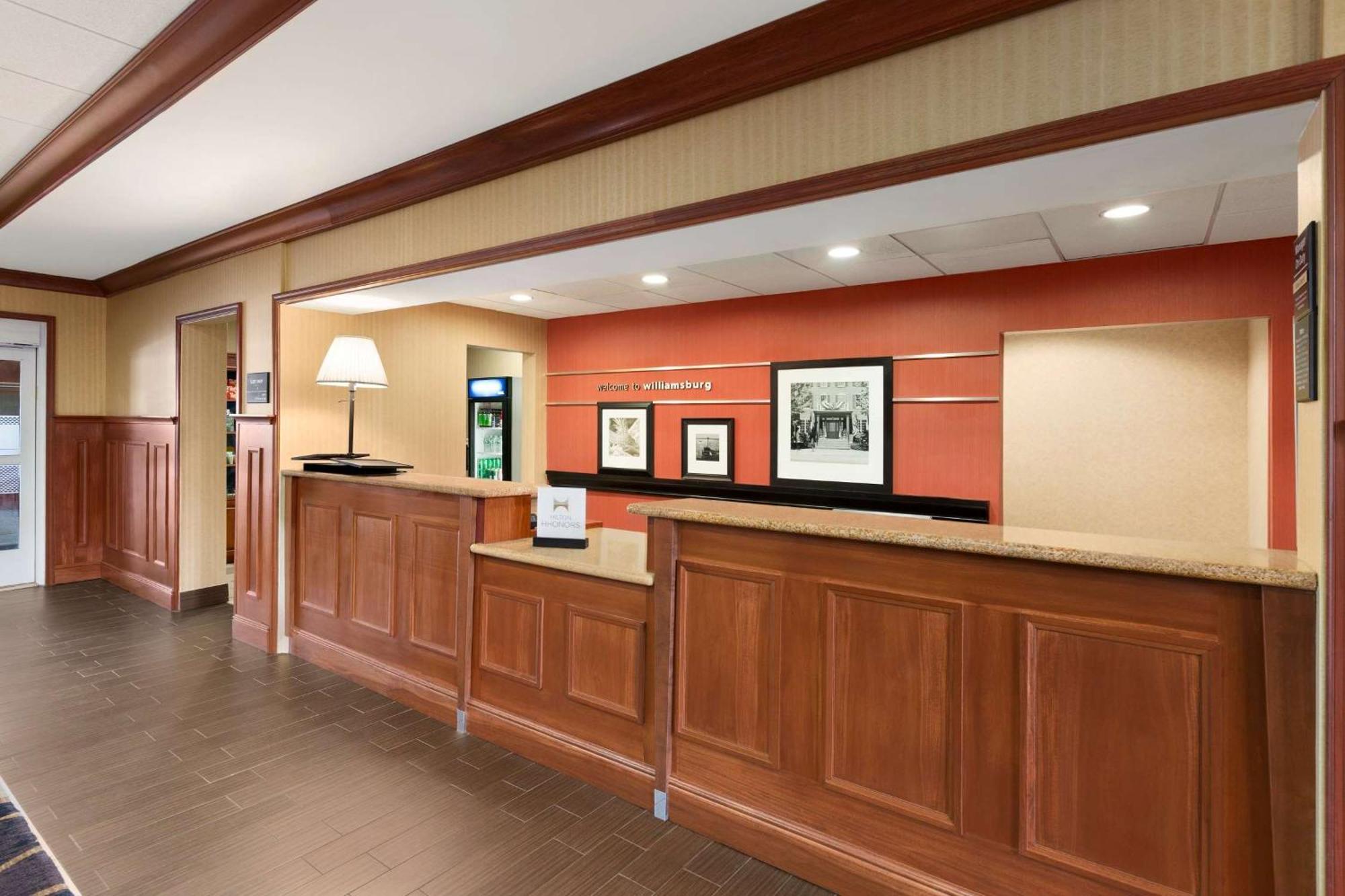 Hampton Inn & Suites Williamsburg Historic District Extérieur photo